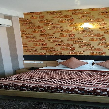 Hotel Desire Hisar ภายนอก รูปภาพ