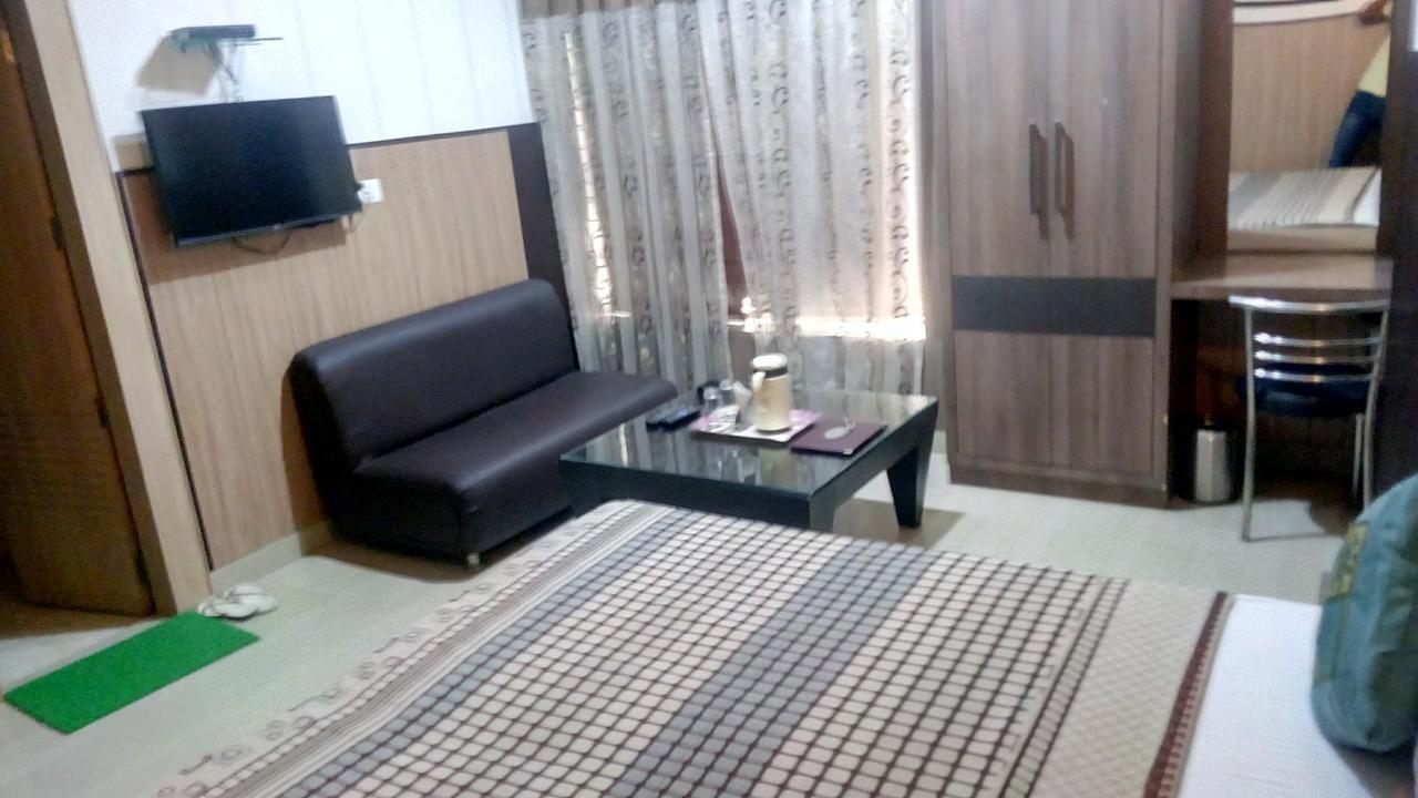 Hotel Desire Hisar ภายนอก รูปภาพ