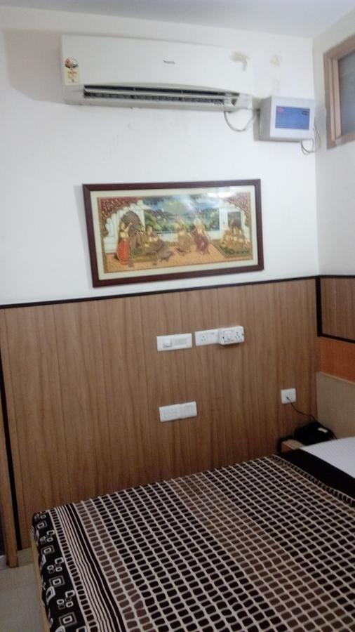Hotel Desire Hisar ภายนอก รูปภาพ